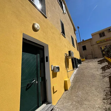 Casa De Lellis *